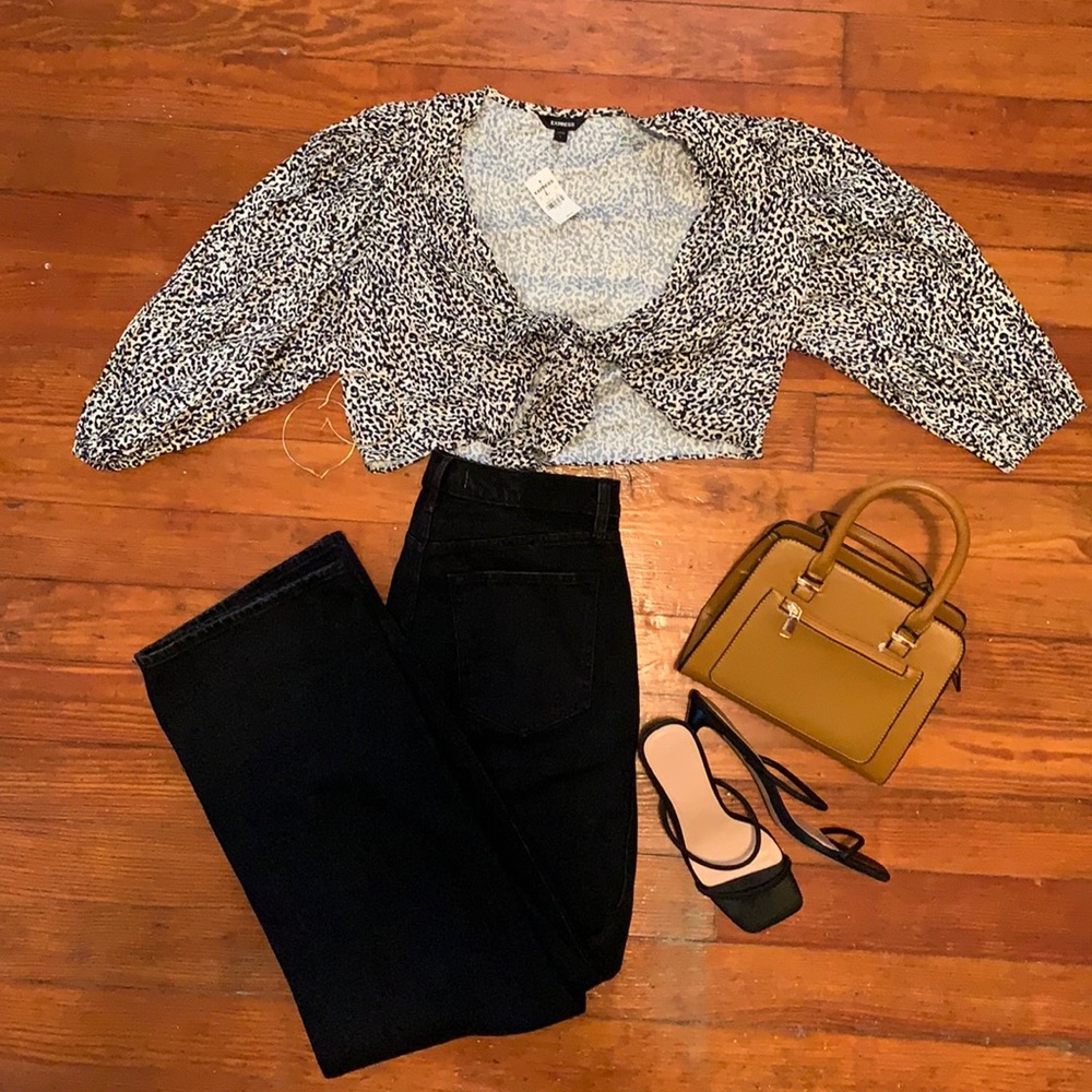 NWT Tie up crop top